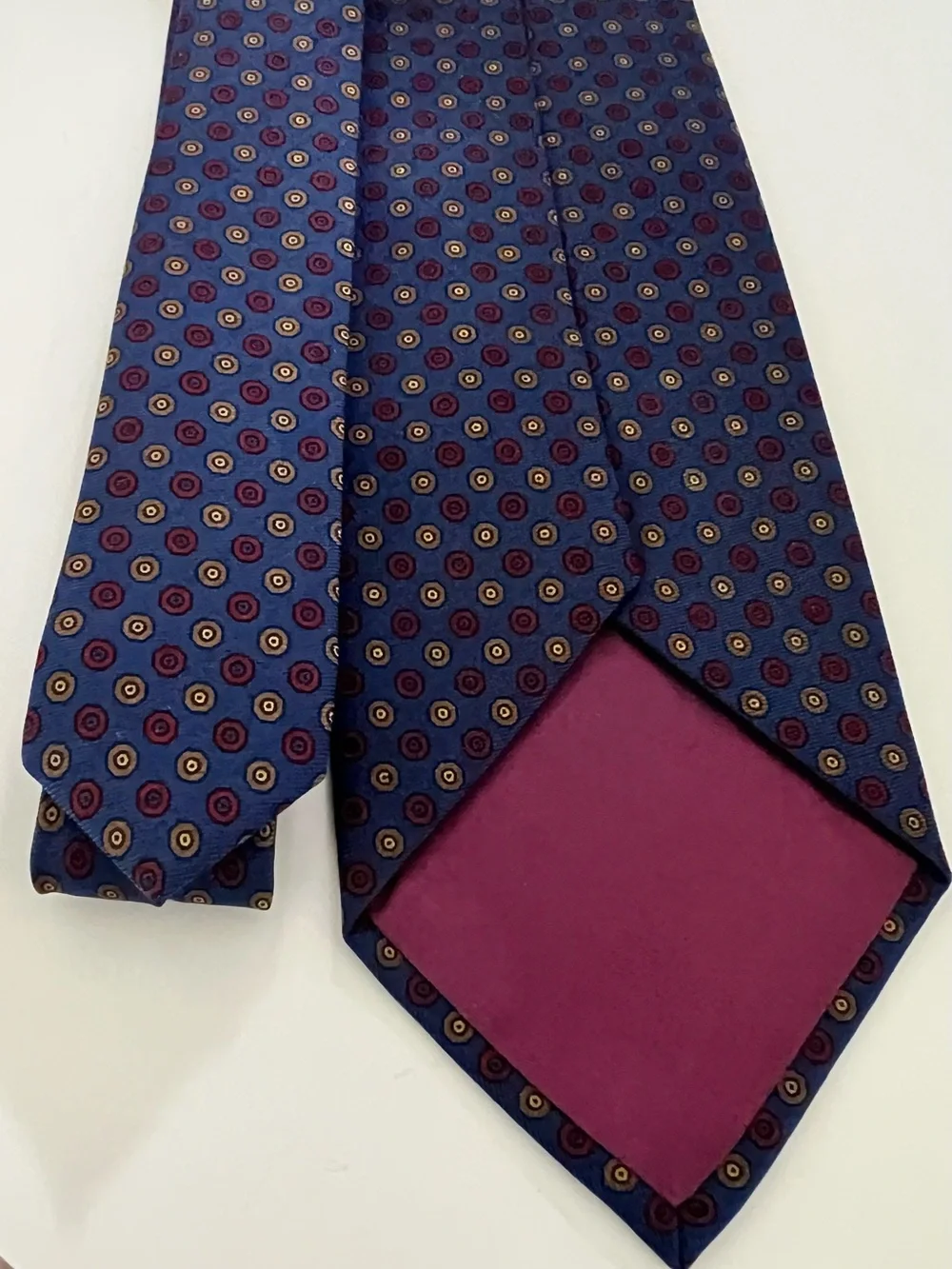 Elegant John Comfort London England 100% Silk Men,s Necktie, Blue, Red, Golden